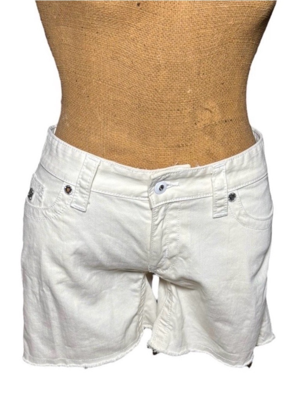 D9 Women's White Denim Shorts size 29